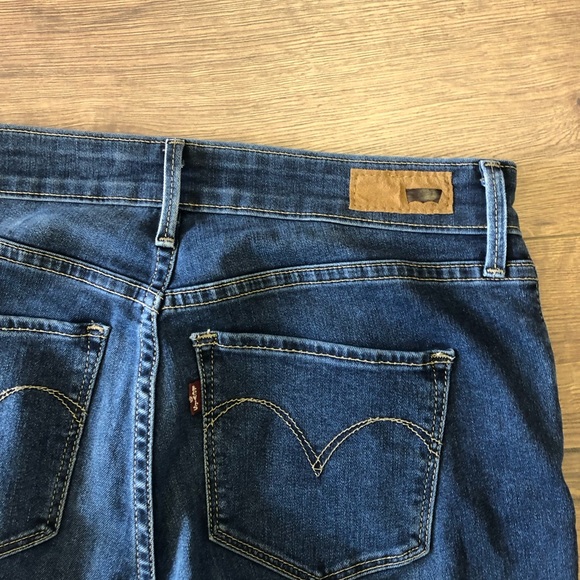 LEVIS DEMI CURVE CLASSIC RISE SLIM LEG IN SIZE 26/32 - Picture 7 of 8